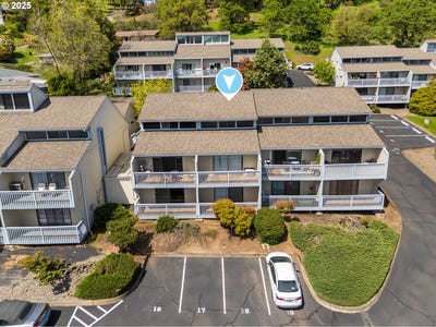 /international/us/16-nw-mountain-view-dr-roseburg-or-110098857296/