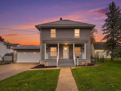 /international/us/105-ne-2nd-street-waukon-ia-110120489265/