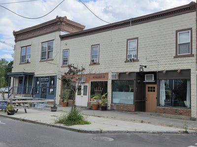 /international/us/25-back-street-randolph-vt-110102150884/