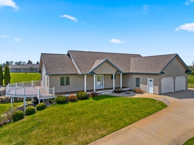 /international/us/1541-clearview-lane-gaylord-mi-110105860536/