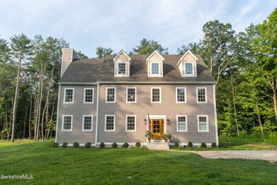 /international/us/18-cross-to-canaan-valley-rd-new-marlborough-ma-110100311123/