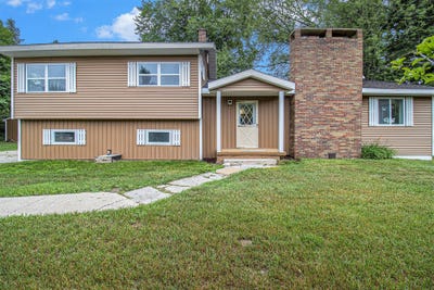 /international/us/5801-e-garfield-road-hesperia-mi-110120108483/