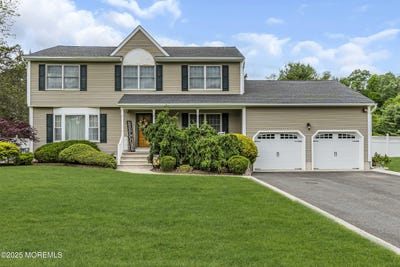 /international/us/1-river-drive-farmingdale-nj-110099713854/