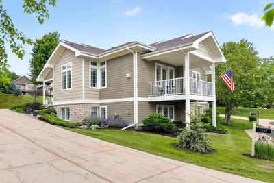 /international/us/7242-lily-lane-middleton-wi-110108823903/