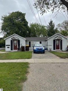 /international/us/817-crosslanes-street-mt-pleasant-mi-110099959718/