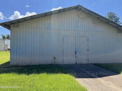 /international/us/8599-highway-182-opelousas-la-110105414555/