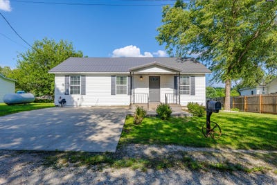 /international/us/114-s-main-street-urbana-mo-110108751077/