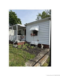 /international/us/904-e-second-street-madison-in-110107482308/