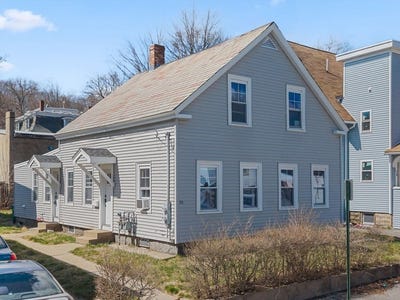 /international/us/70-72-snow-street-fitchburg-ma-110107315742/