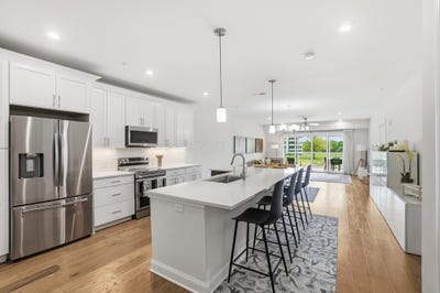 /international/us/5233-highpointe-lakes-drive-westerville-oh-110120018936/