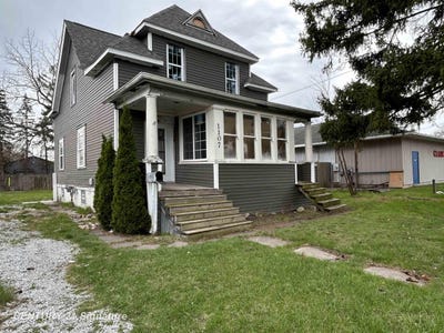 /international/us/1107-state-street-saginaw-mi-110107501396/