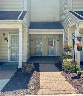 /international/us/305-gazebo-court-new-windsor-ny-110109229587/