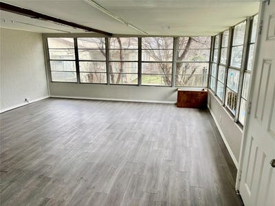 /international/us/8805-n-normandale-street-fort-worth-tx-110098252605/