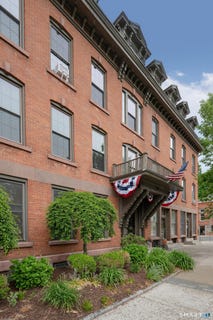 /international/us/130-main-street-canton-ct-110108298106/