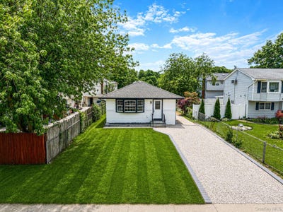 /international/us/64-cedar-drive-bay-shore-ny-110108746497/