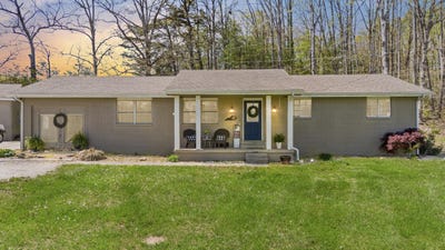 /international/us/370-poplar-lane-morehead-ky-110098940631/