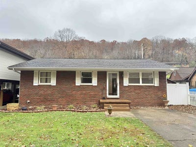 /international/us/1224-spring-valley-drive-huntington-wv-110103657731/
