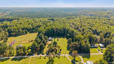 /international/us/2600-wright-dr-gloucester-va-110120489206/