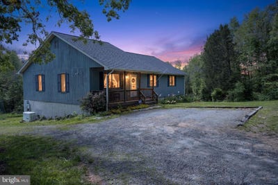 /international/us/8427-springs-way-place-warrenton-va-110108013099/