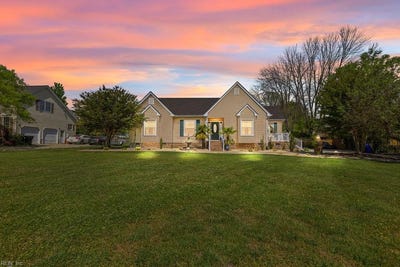/international/us/100-crescent-drive-franklin-va-110107432837/