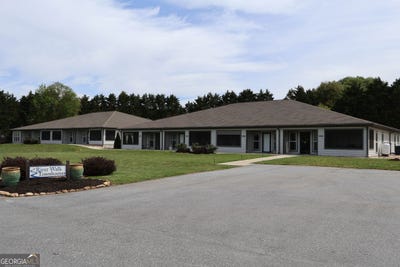/international/us/212-old-clarkesville-mill-road-clarkesville-ga-110107352888/