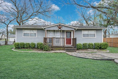 /international/us/205-w-latimer-street-ennis-tx-110108618206/