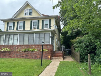 /international/us/903-salem-road-burlington-nj-110100619917/