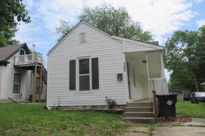 /international/us/320-n-campbell-street-pleasant-hill-mo-110099334741/