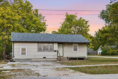 /international/us/2001-w-scott-street-springfield-mo-110120768638/