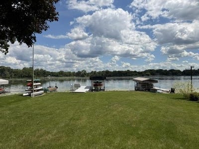 /international/us/1004-birch-haven-circle-monona-wi-110109116052/