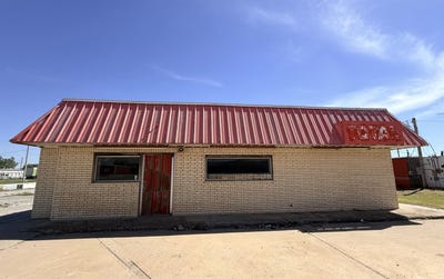 /international/us/405-w-russworm-dr-watonga-ok-110107784147/