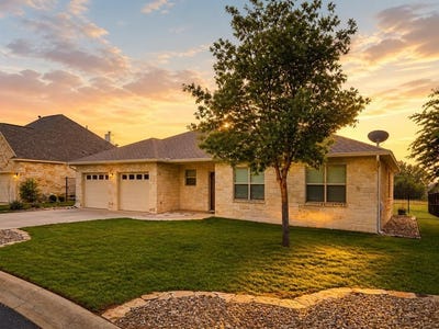 /international/us/805-scarlet-oak-ct-fredericksburg-tx-110107753079/
