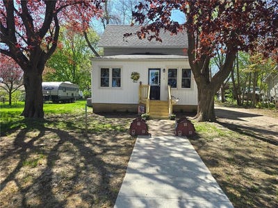 /international/us/112-s-2nd-street-kiester-mn-110107796172/