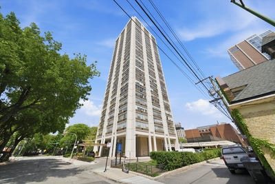 /international/us/70-w-burton-place-chicago-il-110108567020/