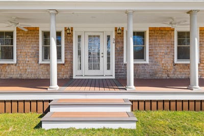 /international/us/36-ferro-way-vineyard-haven-ma-110099439735/
