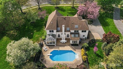 /international/us/13-brookside-court-plainsboro-nj-110107488932/