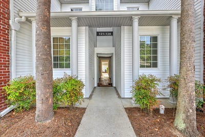/international/us/125-golfview-lane-summerville-sc-110107338282/