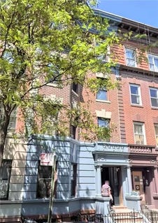/international/us/220-kingston-avenue-brooklyn-ny-110108692202/
