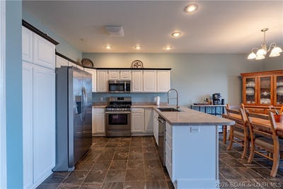 /international/us/27-westminster-place-sunrise-beach-mo-110106466587/
