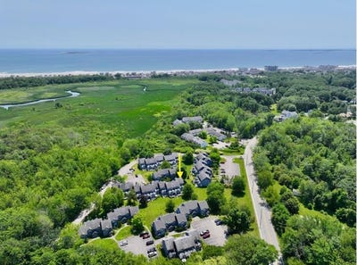 /international/us/129-portland-avenue-old-orchard-beach-me-110109302996/