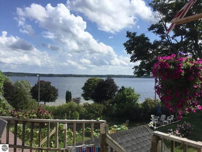 /international/us/118-e-state-street-fife-lake-mi-110108796787/