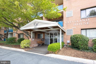 /international/us/1931-n-cleveland-street-arlington-va-110106588149/