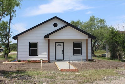 /international/us/112-s-vasquez-orange-grove-tx-110108471995/
