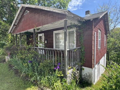 /international/us/105-hull-st-beckley-wv-110100593921/