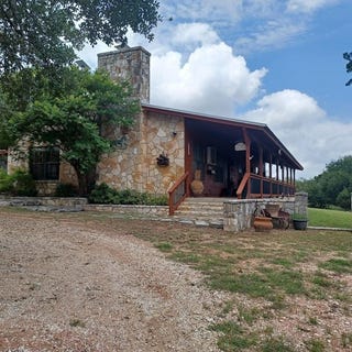 /international/us/152-nw-andrew-rd-kerrville-tx-110101135859/