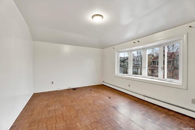 /international/us/187-15-tioga-drive-saint-albans-ny-110096105319/