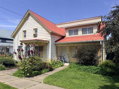 /international/us/163-st-lawrence-avenue-waddington-ny-110119447414/