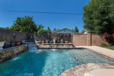 /international/us/2091-burrell-simi-valley-ca-110120894749/