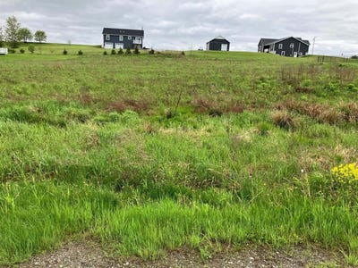 /international/us/209-edenfield-drive-hermon-me-110104088604/