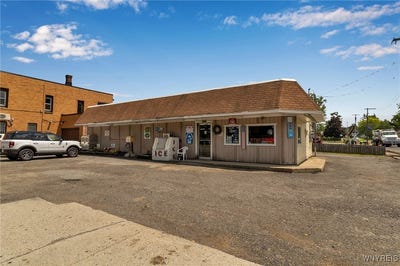 /international/us/10557-main-street-north-collins-ny-110101140580/